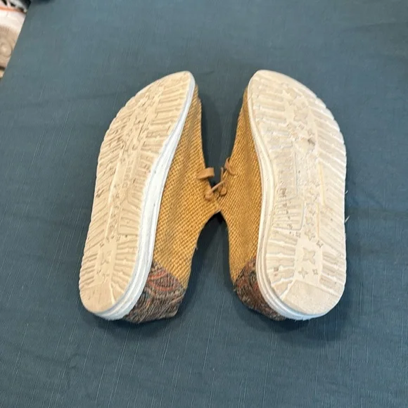 Women’s Hey Dude Shoes - Picture 4 of 4